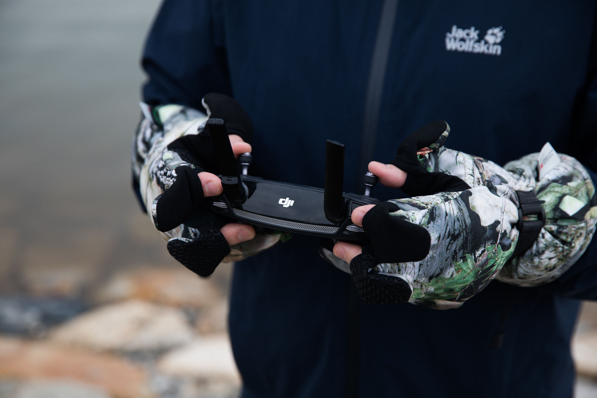 Summit Creative Large (L) Professional Photography Gloves Luminous series (Camo) | Landscape Photo Gear 6 Summit Creative Large (L) Professional Photography Gloves Luminous series (Camo) Camera Bag Accessories | Landscape Photo Gear | 6